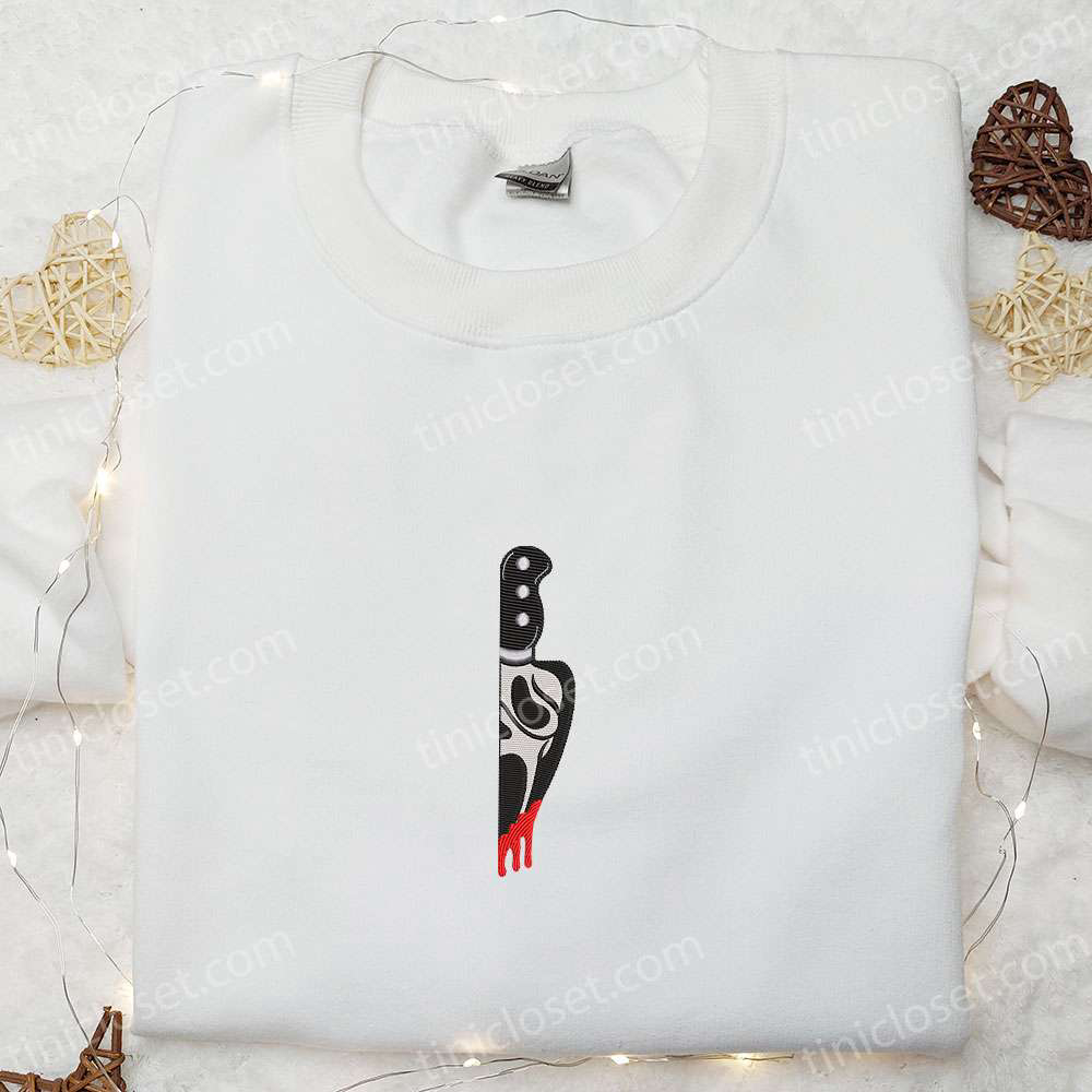 Spooky Halloween Villain Embroidered Sweatshirt: Scary Knife Bloody Red Hoodie – Perfect Gift for Halloween Lovers