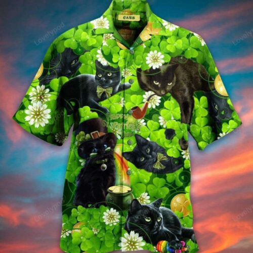 St Patrick s Day Hawaiian Shirt Gift for Men Women Fans: Shamrock & Irish Design for Men