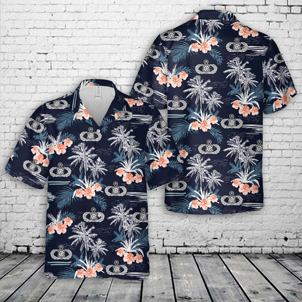 US Air Force Master Weapons Director Badge Hawaiian Shirt Gift for Men Dad Father Gift for Men Dad Father