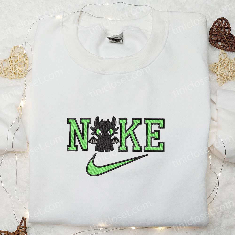 Chibi Toothless x Nike Cartoon Sweatshirt – Disney Characters Embroidered Shirt: Perfect Family Gift