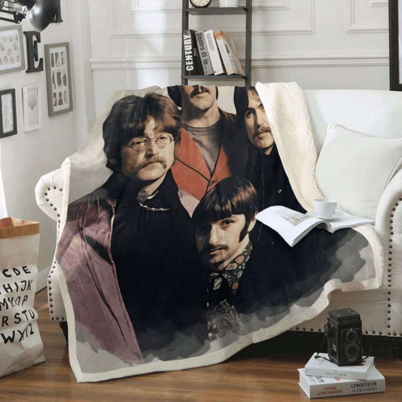 The Beatles Fleece Blanket: English Rock Band Music for Lovers – Get Cozy with this Iconic Beatles Band Merchandise!