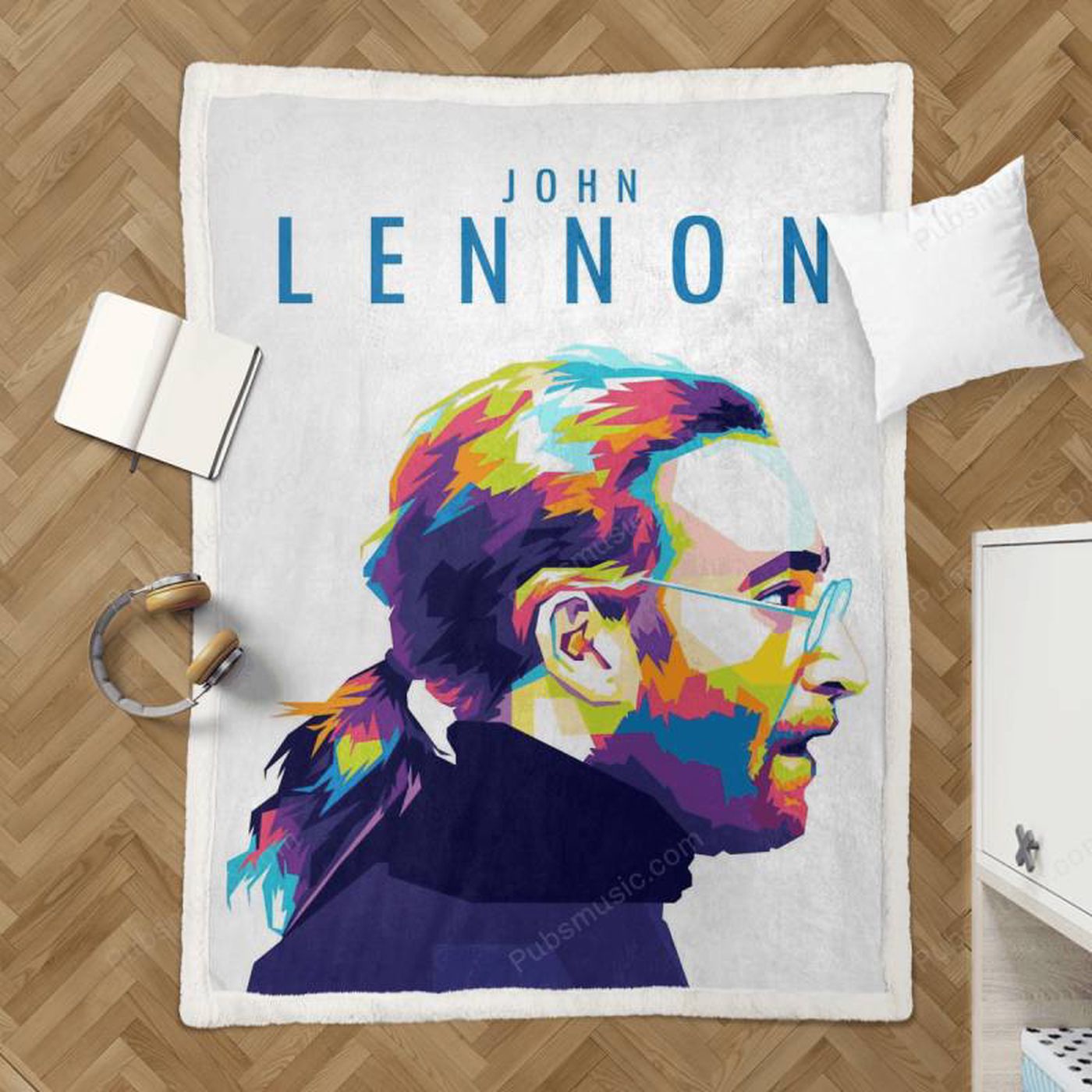 Cozy up with JOHN LENNON – The Beatles Sherpa Fleece Blanket: Iconic Design for Ultimate Comfort