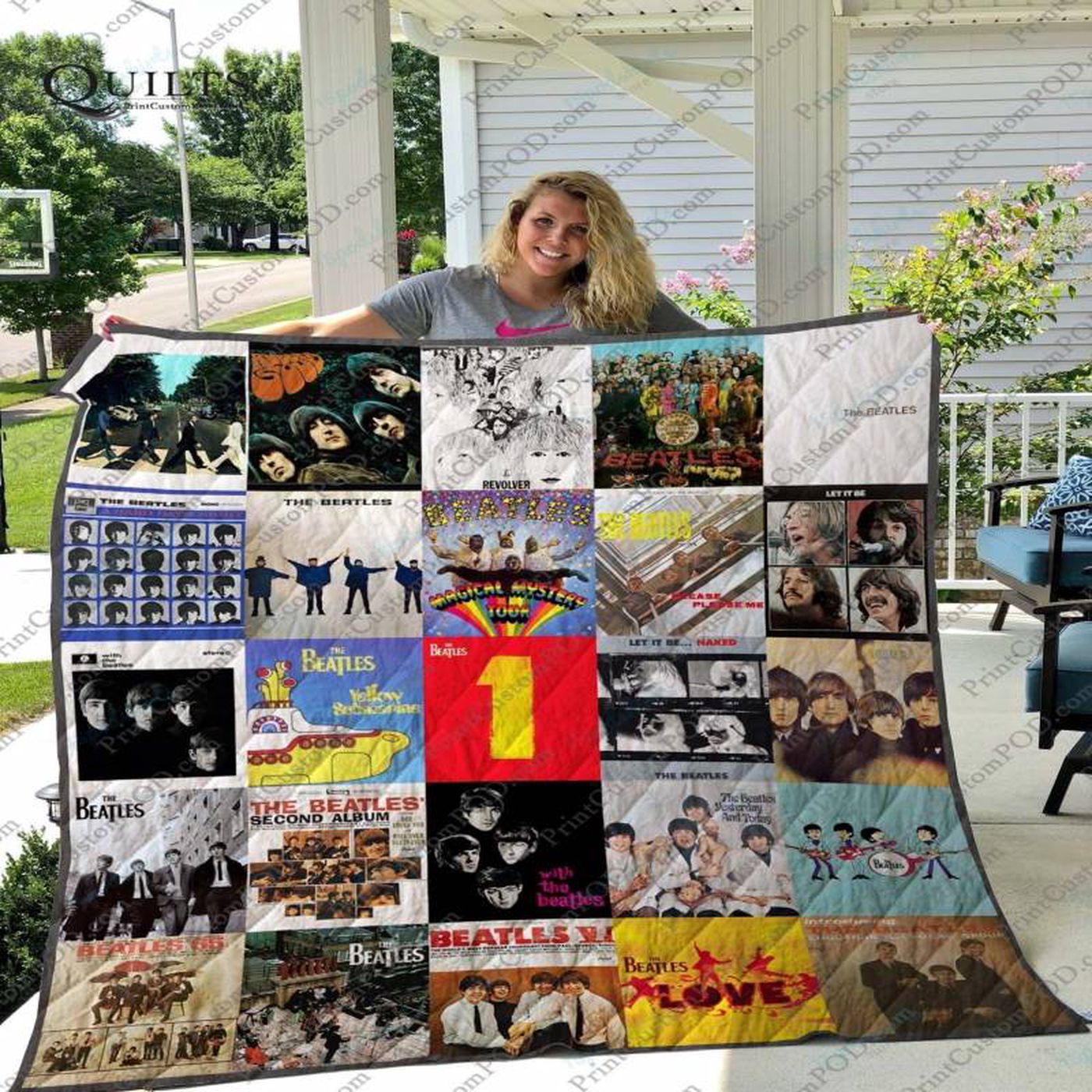 Cozy M The Beatles Blanket Gift: Embrace the Iconic Band s Legacy with this Soft and Stylish Throw