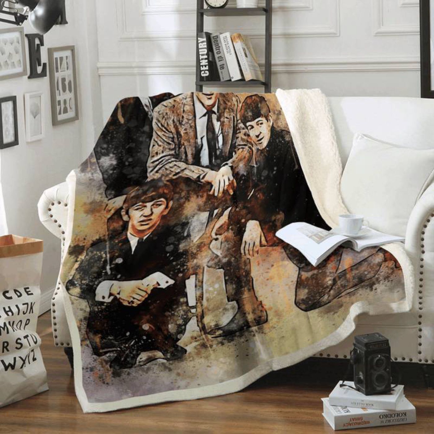 The Beatles Iconic Liverpool Fleece Blanket – Perfect for Beatles Fans!
