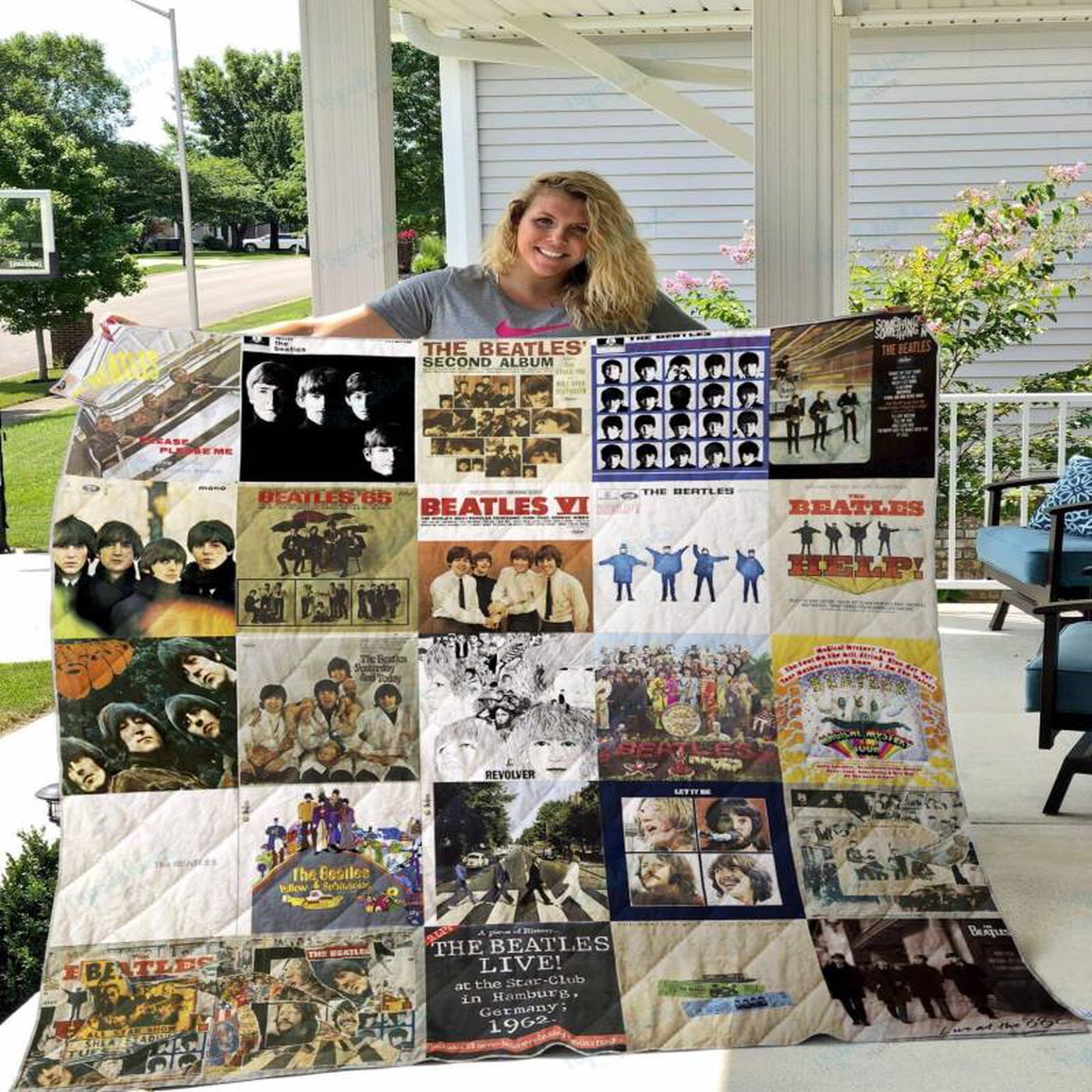 The Beatles Style Gift Quilt Blanket: Cozy Up with Iconic Band-Inspired Design!