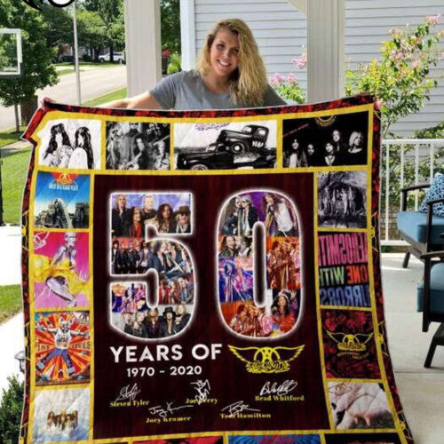 Experience Years of Aerosmith in 3D: Cozy Quilt and Fleece Blanket