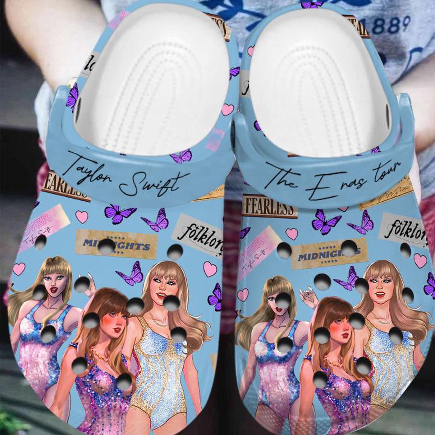 Taylor Swift Blue Clogs: New Design Shoes for Stylish Singers Taylor Swift Blue Clogs: New Design Shoes for Stylish Singers